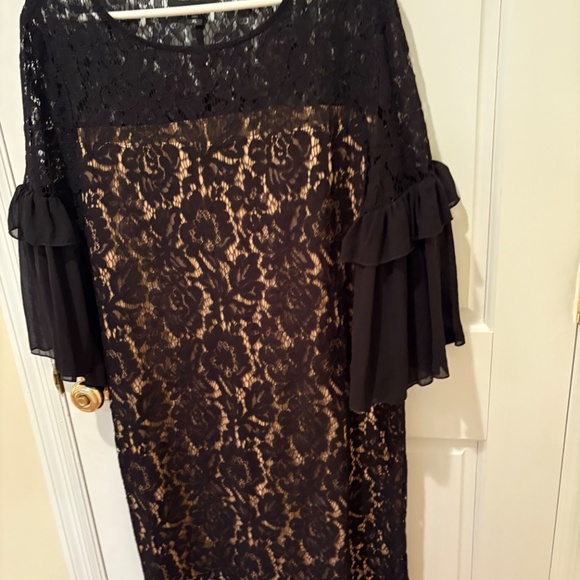 Karen Kane Black Dress size XL like new. Lacey overlay look and fabulous sleeves - Picture 6 of 6